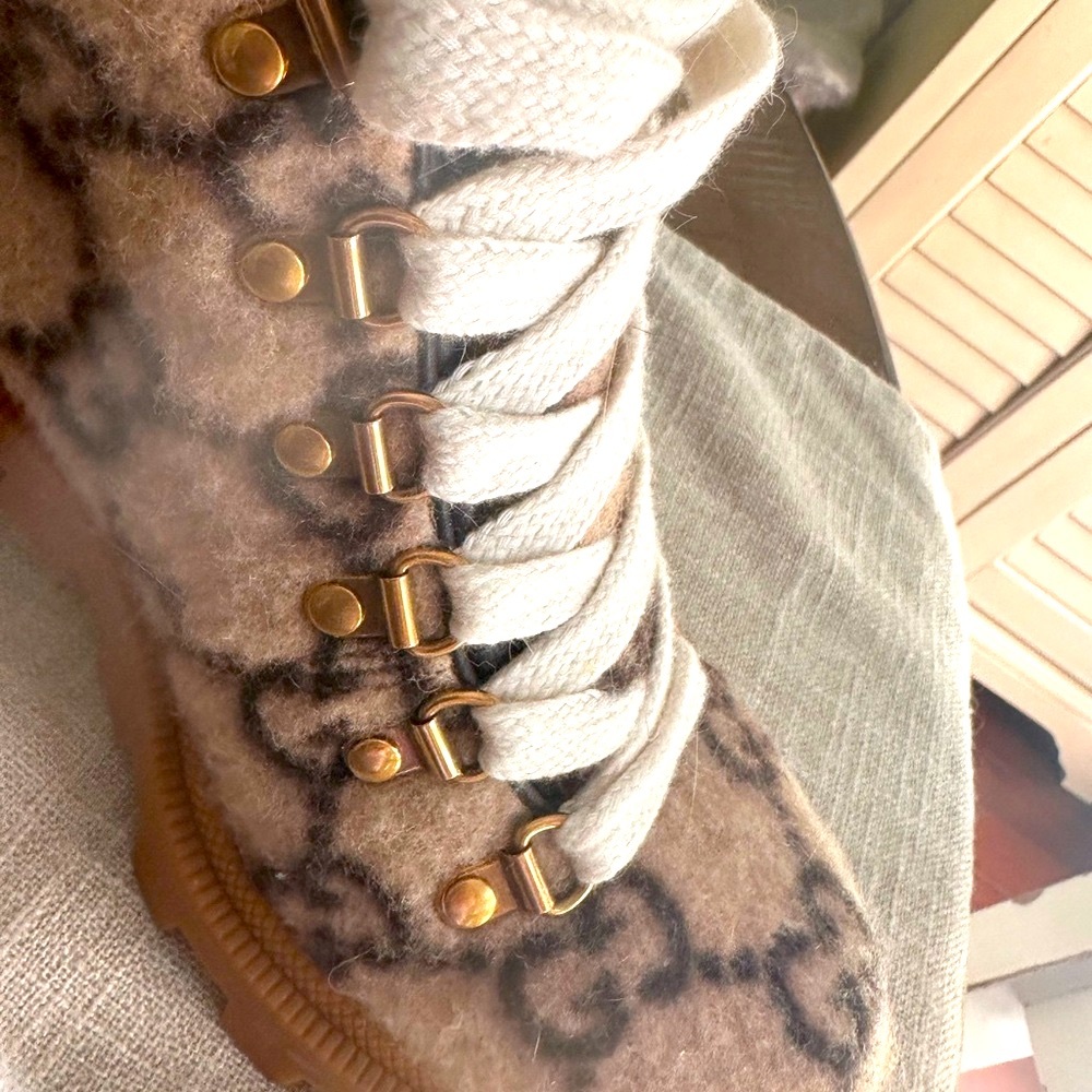 ❤️🔥❤️🔥SOLD❤️🔥❤️🔥Gucci GG Monogram wool Cream and Brown ankle boots - Picture 12 of 17